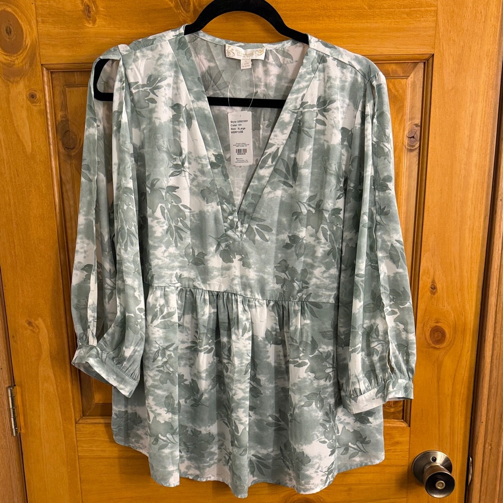 Chic Floral V-Neck Blouse in Sage